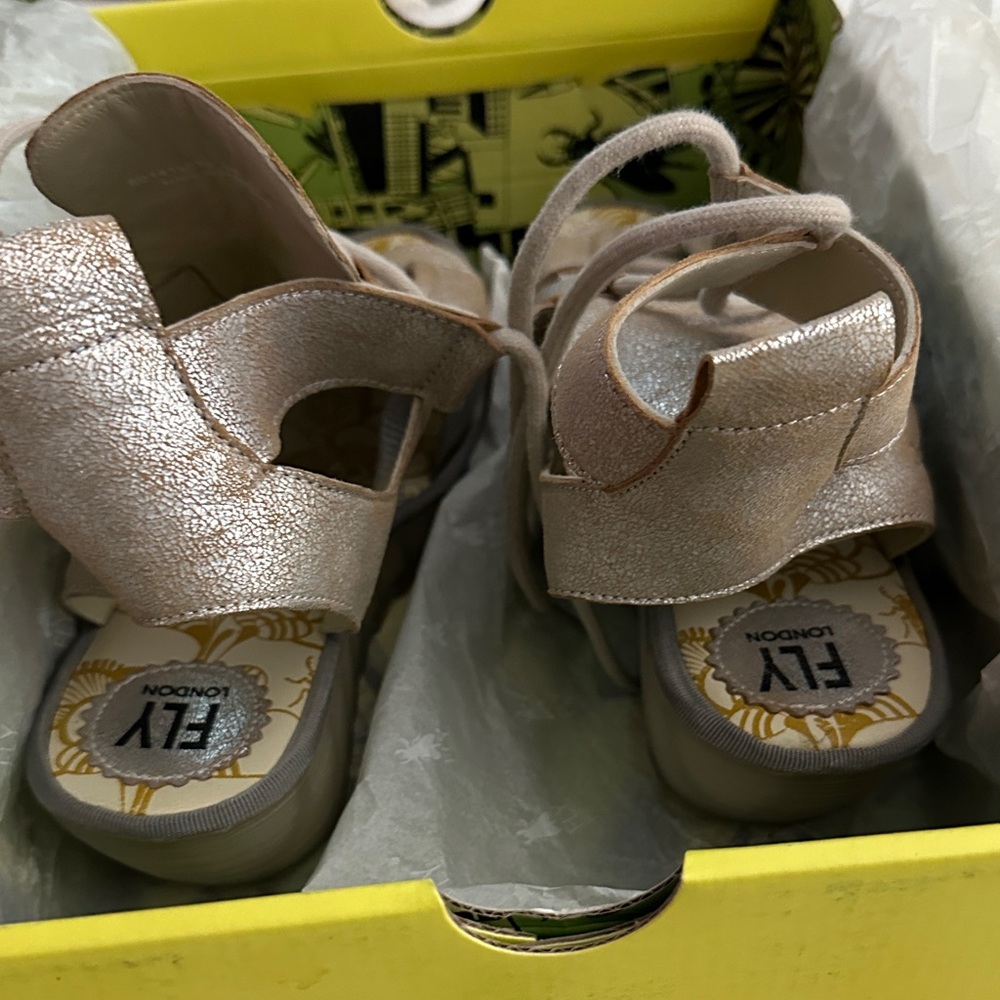 Fly London Cool Pearl Footwear - Picture 4 of 7